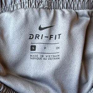 NWOT Nike DRI-FIT Women's Gray Running Gym Athletic Workout Shorts size S thumbnail 2