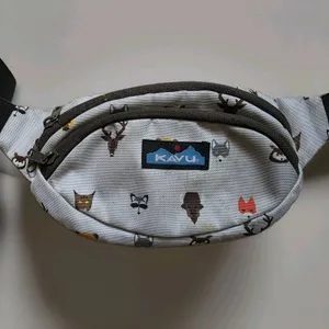 Kavu Spectator Crossbody Animal Print Fanny Pack Belt Bag Adjustable 8X5" Dirty thumbnail 3