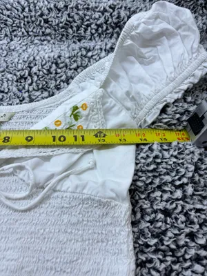 White Floral Embroidered Babydoll Split Collar Smocked Milkmaid Top Size L Boho Floral Prairie thumbnail 6