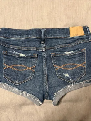 Abercrombie & Fitch 4 Low Rise Dark Wash Distressed Denim Cuffed Shorts thumbnail 6