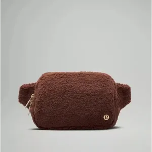 NWT LULULEMON BROWN 2L EVERYWHERE BELT BAG FUZZY. No longer available in stores thumbnail 2