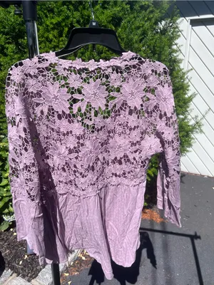 Amazon Crochet Yoke Faux Button-Front Blouse in Dusty Mauve thumbnail 4