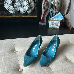 Manolo Blahnik BB 105 Pump US Teal Suede Point Toe Stiletto Heel thumbnail 4