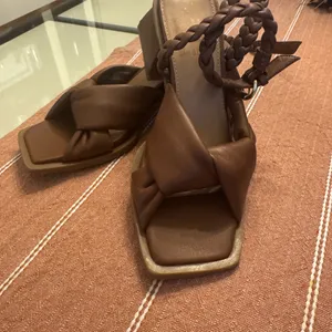 Sam & Libby Tan Braided Knot Sandals thumbnail 5