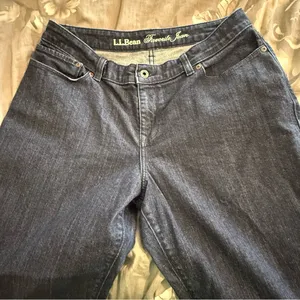L.L Bean Women's Favorite Fit Curvy Fit Jeans Size 12 P Blue Denim Straight Leg thumbnail 3