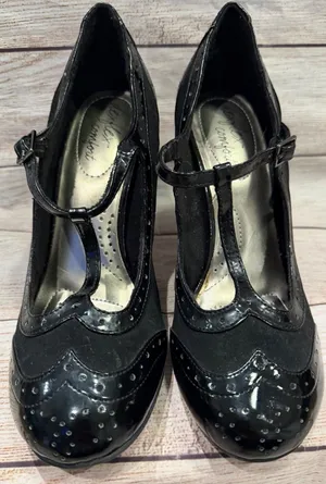 Dexflex Comfort Black Mary Jane T-strap heels featuring a wingtip Size 8 thumbnail 1