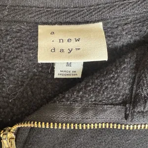 A New Day Black Quarter-Zip Women’s Sweatshirt Medium thumbnail 4