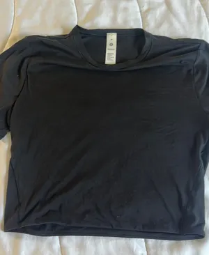 Lululemon cropped shirt thumbnail 1