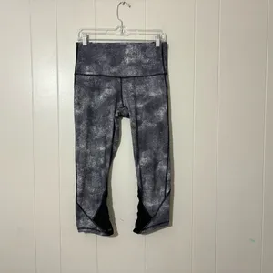 Lululemon Essential Rhythm Crop Leggings Size 10 Black Gray Mesh Luxtreme thumbnail 3