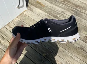 On Cloud Shoes thumbnail 3