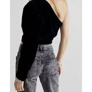 FREE PEOPLE Tell Me About It Top Black Velvet One Shoulder Size XS FEMININE thumbnail 9