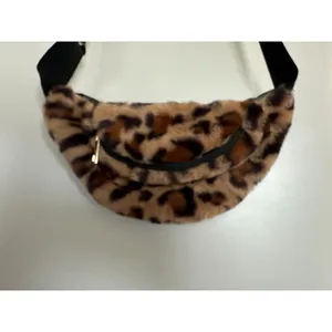 Cheetah Fanny Pack Crossbody Bag Black thumbnail 2