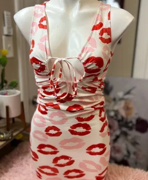 Papaya Lip dress size small thumbnail 1