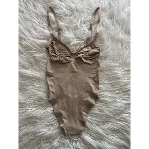 Skims Seamless Sculpt Low Back Thong Bodysuit Clay Size Large thumbnail 2