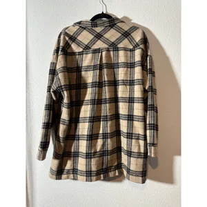 Windsor Women's Size M Tan Plaid Shirt Jacket Shacket Flannel *Missing Button* thumbnail 2