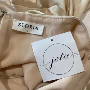 Storia Champagne Satin Halter Chain Dress Size L Elegant Flowy thumbnail 4