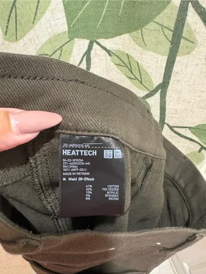 Uniqlo Women's Skinny Pants in Olive Green thumbnail 2