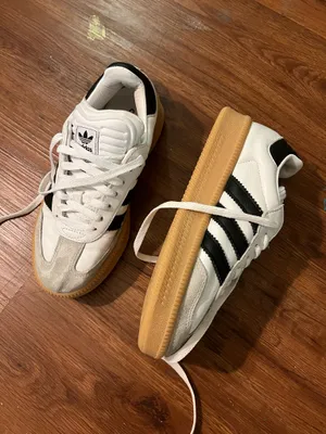 Samba sneaker worn maybe 2 times perfect condition thumbnail 5