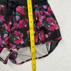 Lululemon Hotty Hot Shorts 2.5” Size 2 Mini Midnight Bloom Floral thumbnail 8