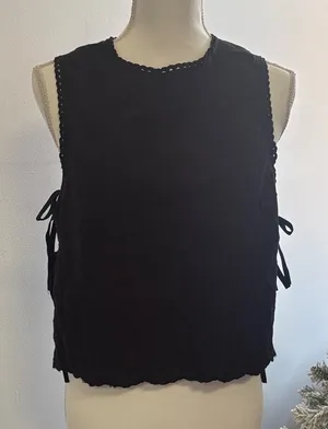Le Lis Black Sleeveless Blouse with Side Ties thumbnail 1