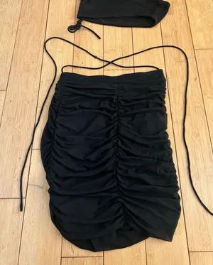 White Fox Boutique Black crop top and skirt set. I’m happy to send more pics! thumbnail 3