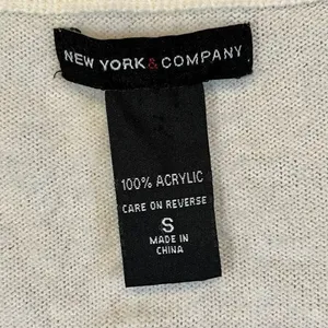 New York & Co. Argyle V-Neck Sweater Small thumbnail 8