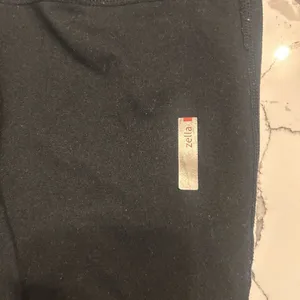 Zella Black flared Leggings size 2 tall thumbnail 2