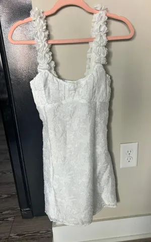 Beginning Boutique White Dress thumbnail 2