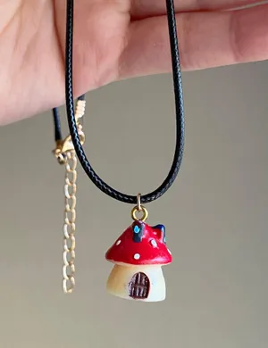 Kawaii y2k retro fairy cottage style miniature mushroom house necklace🍄💕 thumbnail 1