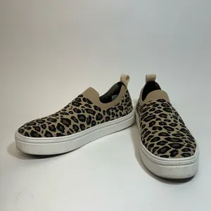 Vintage Reebok Women’s Y2K Size 7 Tan and Black Slip-On Shoes thumbnail 3