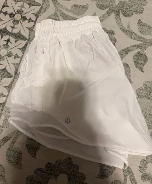 Lululemon Hot Hot Shorts thumbnail 1