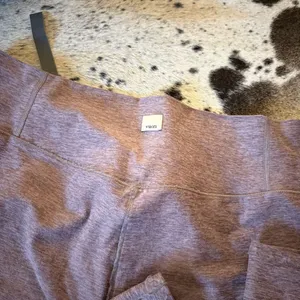 VUORI Mid Rise‎ Elevation Slim Bootcut pant in Hazel Heather Size Large thumbnail 6