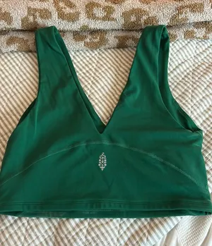 Free people movement top thumbnail 1