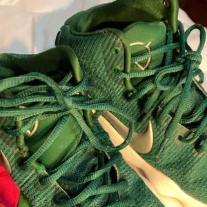 Nike Green Low tops. Size 9. thumbnail 7