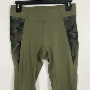 Second skin green‎ camo cropped leggings Green Size M thumbnail 2