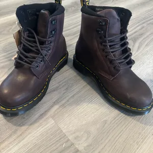 Dr. Martens W6 M5 WarmWair Pascal 1460 Leather Lace Up Boots Dark Brown NWT thumbnail 10