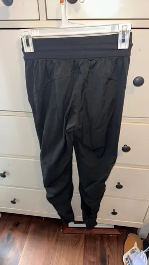 Joggers thumbnail 2