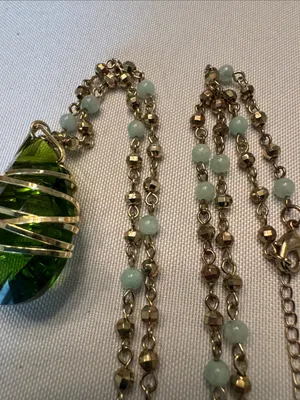 Gold-Wrapped Olive Green Teardrop Pendant Necklace thumbnail 6
