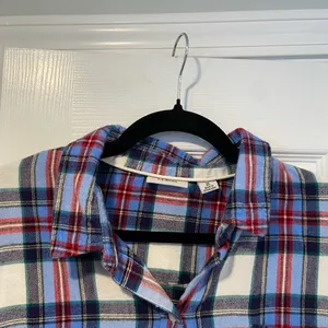 L.L. Bean Size M Blue Red 100% Cotton Plaid Flannel Button Up Pajama Top thumbnail 2