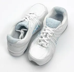 NEW BALANCE White Blue 847 V2 WW847WT2 Running Shoes Sneakers Women’s Size 9.5 thumbnail 1