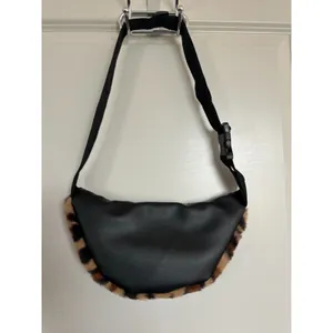Cheetah Fanny Pack Crossbody Bag Black thumbnail 6