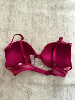 Victoria's Secret Bra thumbnail 2