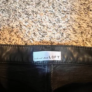 LOFT The Straight‎ High Rise Jeans Faded Black Faux Leather Trim Size 24/00 thumbnail 2