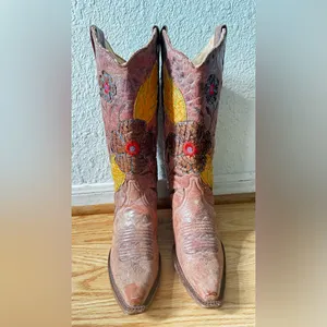 Corral Vintage Distressed Women's Daisy Overlay Cowgirl Boot Snip Toe Size 6 1/2 thumbnail 2