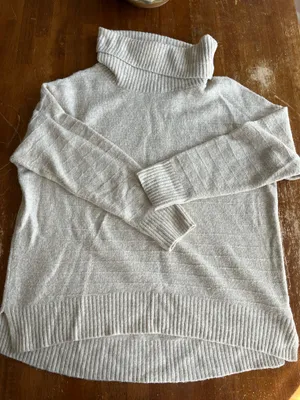 Old Navy Sweater thumbnail 1