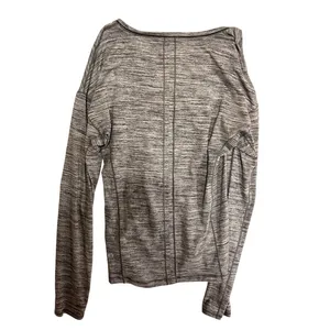 Lululemon Heathered Grey Long Sleeve Athletic Top Size 2‎ Yoga Running thumbnail 2