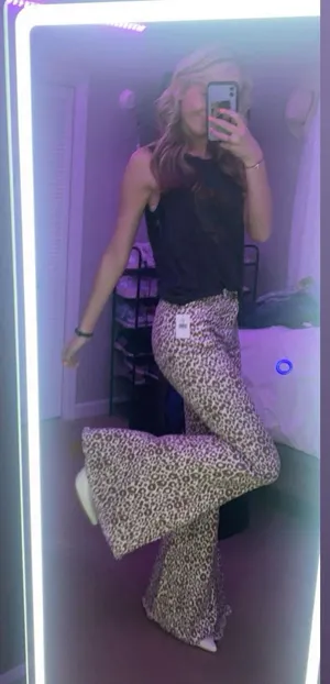 Buckle High Rise Flare Jeans Saint and Hearts thumbnail 5