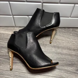 Coach Adrianna‎ Black Leather Peep Toe Bootie 6.5B thumbnail 2