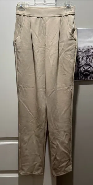 NWT Halara pants thumbnail 1