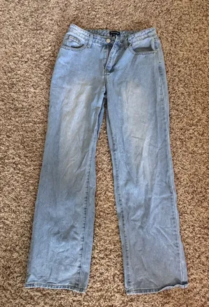 Light wash jeans  thumbnail 1
